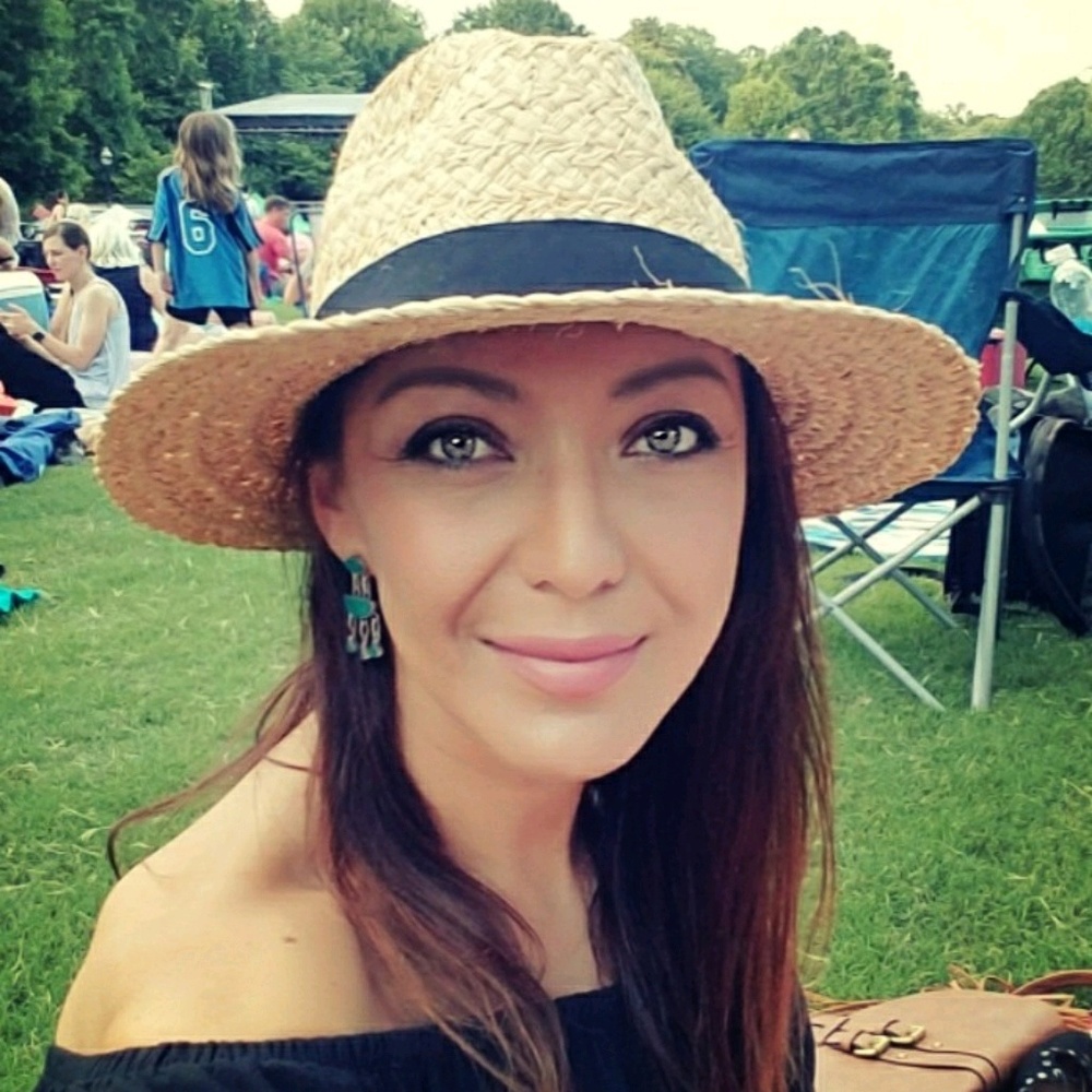 Meet your Posher, Carmen